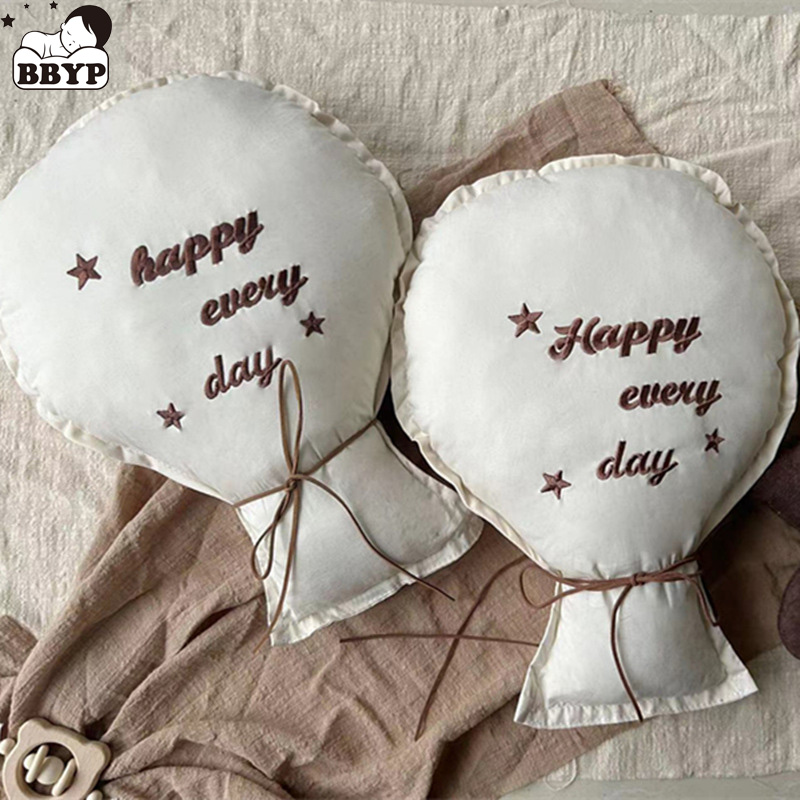 Baby Nursery Embroidery - 2 ชิ้นผ้าฝ้ายเย็บปักถักร้อยบอลลูนแขวนผนังเครื่องประดับเด็กน่ารัก Deco หมอน Nordic เด็กห้องนอนห้องนั่งเล่นตกแต่ง