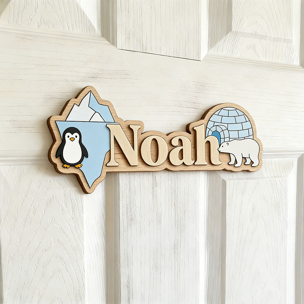 Baby Nursery - ป้ายชื่อสั่งทำรูปเพนกวินอาร์กติกและหมีขั้วโลก ตกแต่งผนังห้องเด็ก ลายถ้ำน้ำแข็ง แผ่นไม้สลักชื่อส่วนตัวสำหรับห้องเด็ก